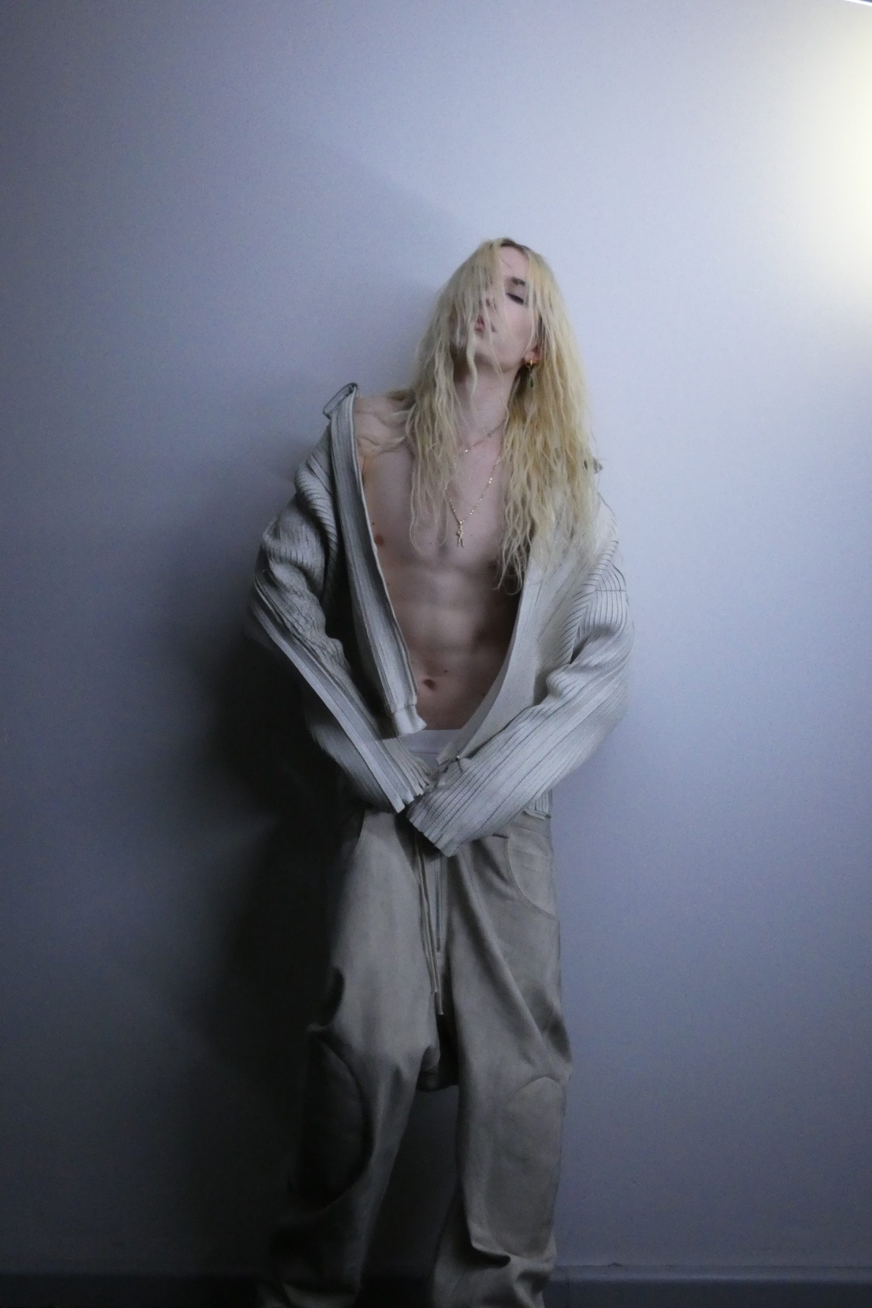 2hollis portrait 2025 artist photo Live at The Shrine Los Angeles