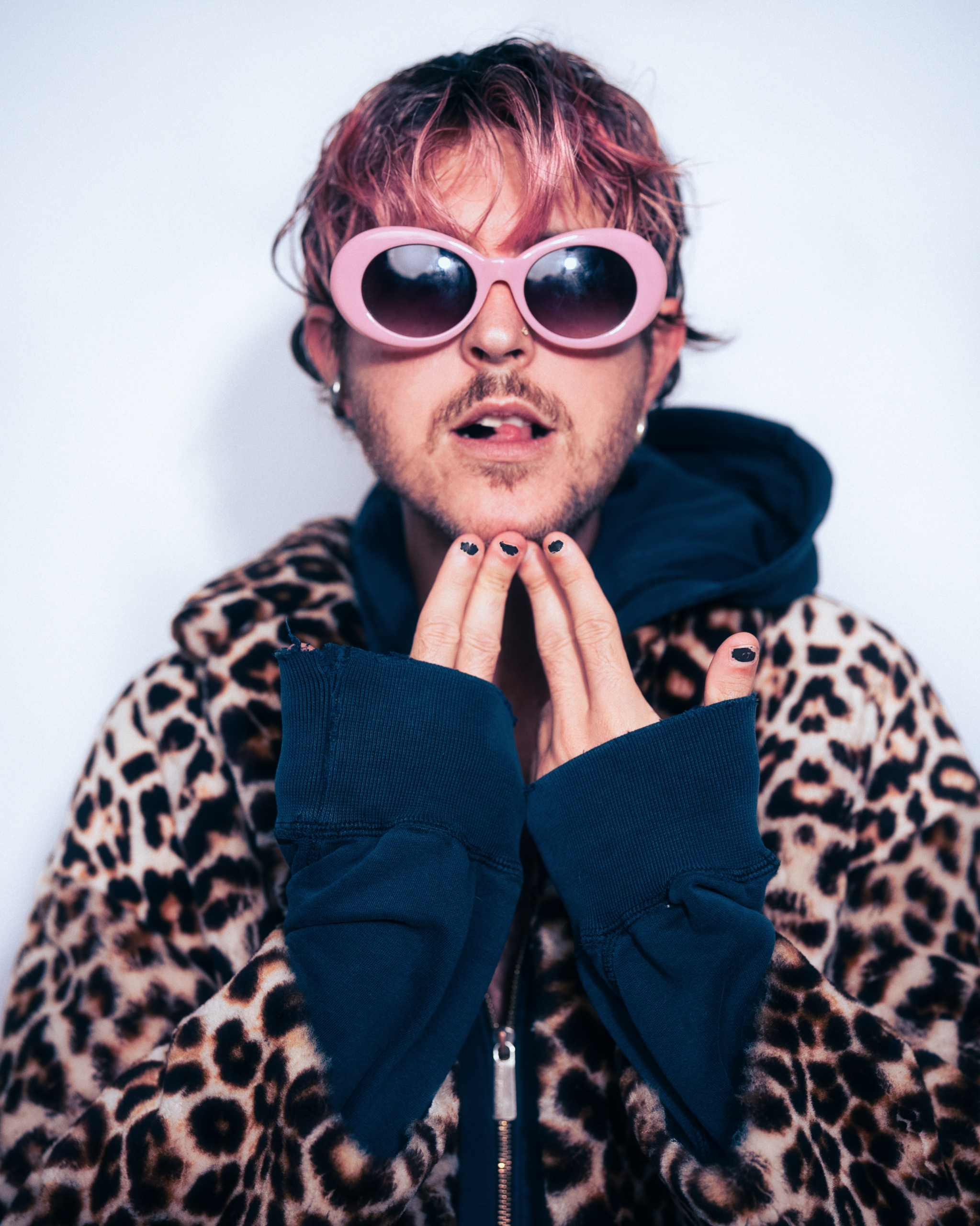 Oscar and the Wolf Max Colombie press photo 2026 Losing My Religion cover artist portrait