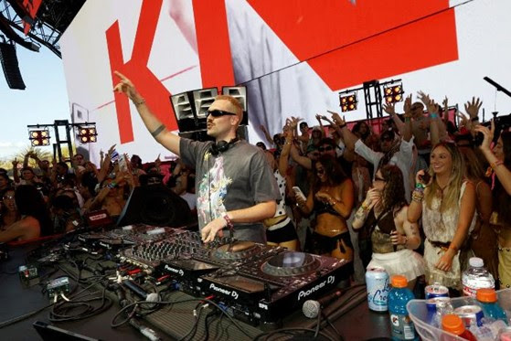 Marlon Hoffstadt Coachella Sahara Tent 2026 live DJ set crowd on stage